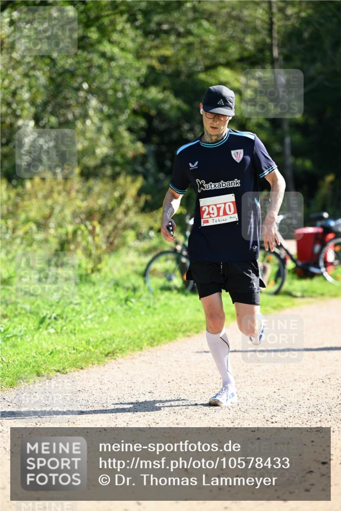 27.09.2026 - 35. Volkslauf durch das schöne Alstertal Dr. Thomas Lammeyer http://msf.ph/oto/10578433 27.09.2026 12:00:40 Laufen 2970 meine-sportfotos.de