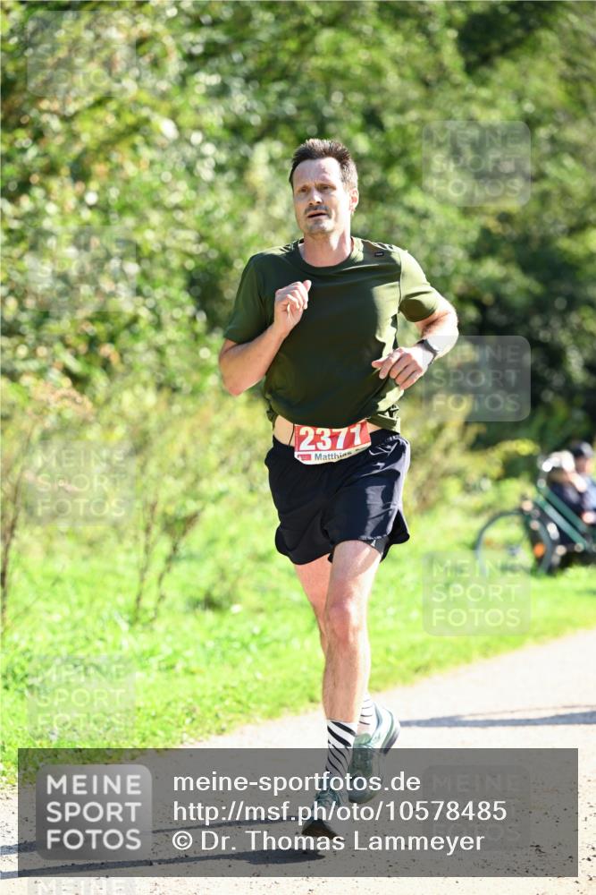 27.09.2026 - 35. Volkslauf durch das schöne Alstertal Dr. Thomas Lammeyer http://msf.ph/oto/10578485 27.09.2026 12:01:01 Laufen 2371 meine-sportfotos.de