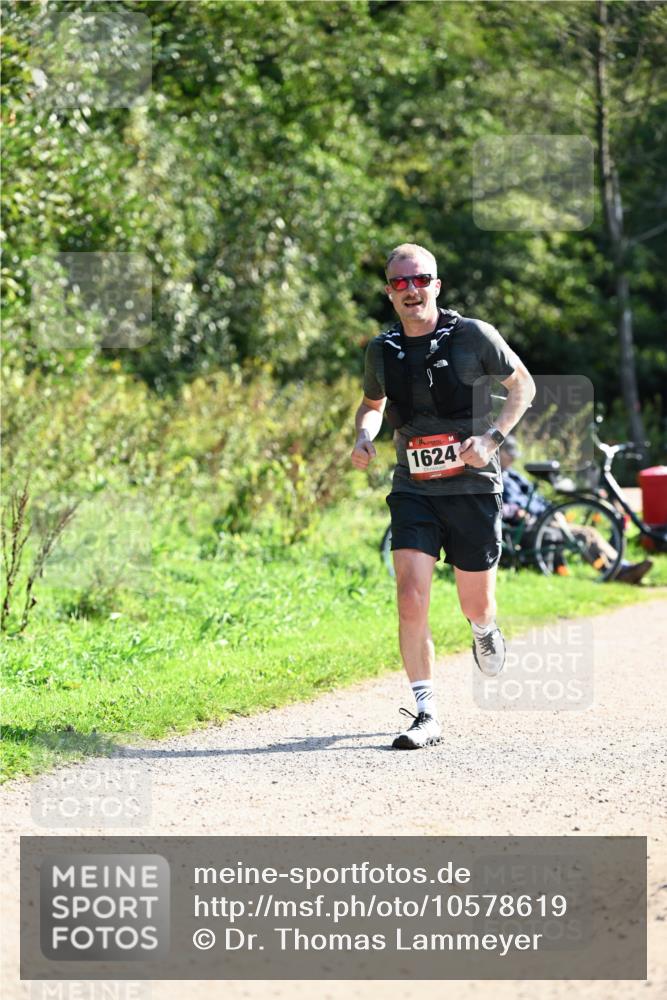 27.09.2026 - 35. Volkslauf durch das schöne Alstertal Dr. Thomas Lammeyer http://msf.ph/oto/10578619 27.09.2026 12:02:02 Laufen 1624 meine-sportfotos.de