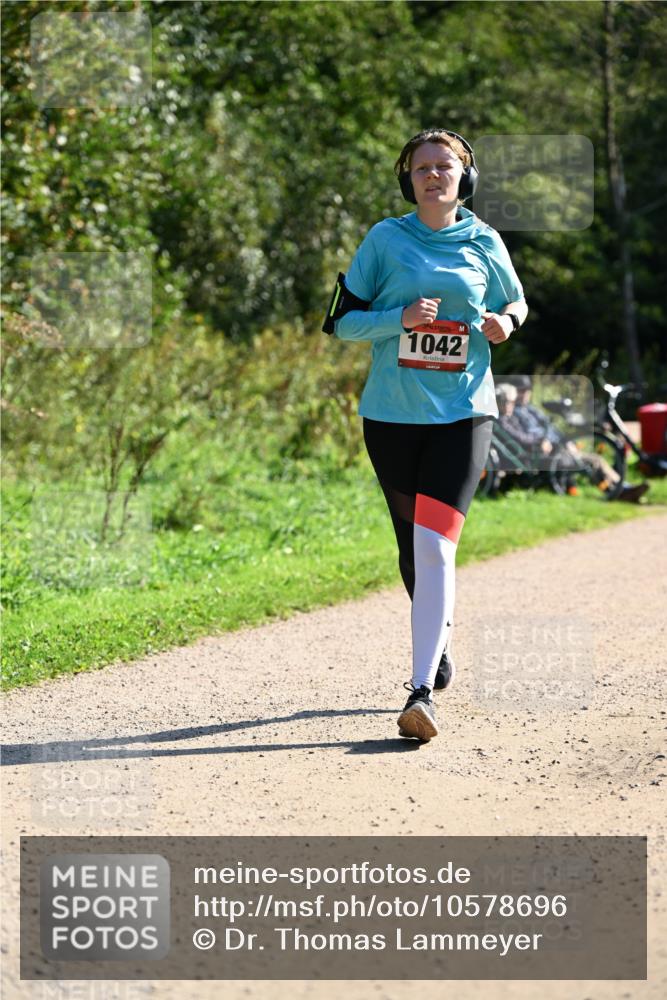 27.09.2026 - 35. Volkslauf durch das schöne Alstertal Dr. Thomas Lammeyer http://msf.ph/oto/10578696 27.09.2026 12:02:38 Laufen 1042 meine-sportfotos.de