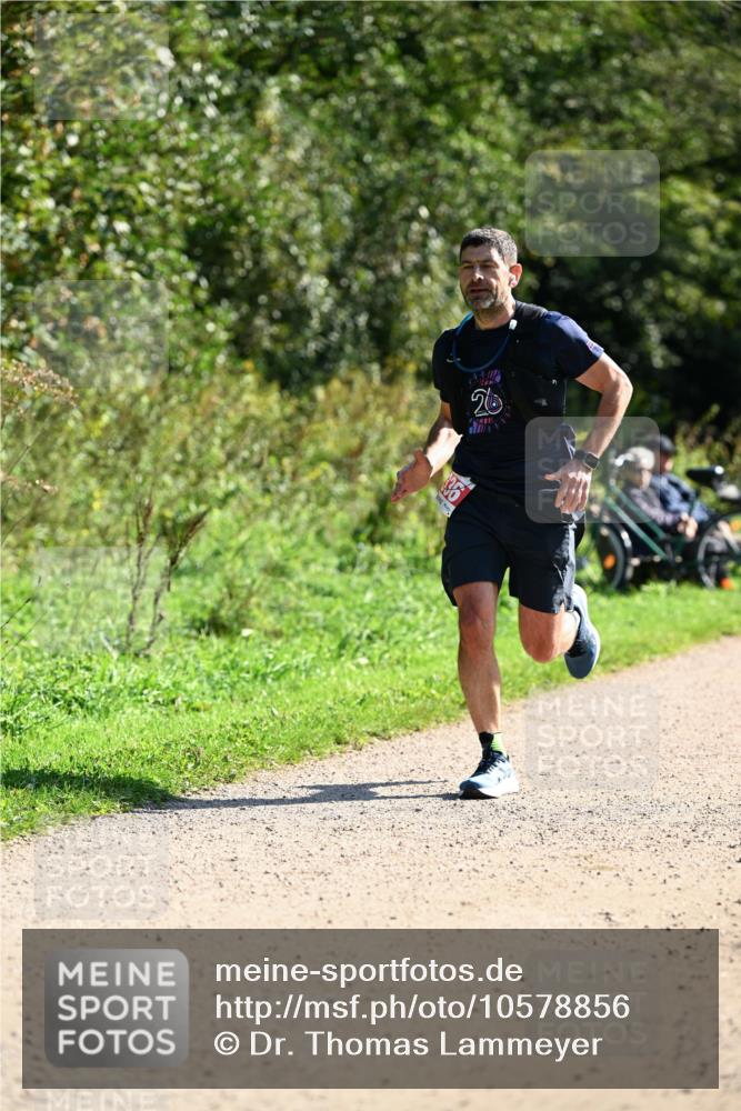 27.09.2026 - 35. Volkslauf durch das schöne Alstertal Dr. Thomas Lammeyer http://msf.ph/oto/10578856 27.09.2026 12:04:10 Laufen 26, 36 meine-sportfotos.de