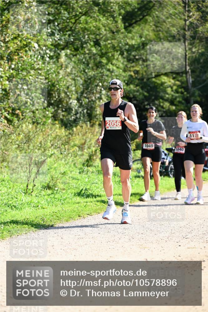 27.09.2026 - 35. Volkslauf durch das schöne Alstertal Dr. Thomas Lammeyer http://msf.ph/oto/10578896 27.09.2026 12:04:42 Laufen 2056, 1049, 1040 meine-sportfotos.de