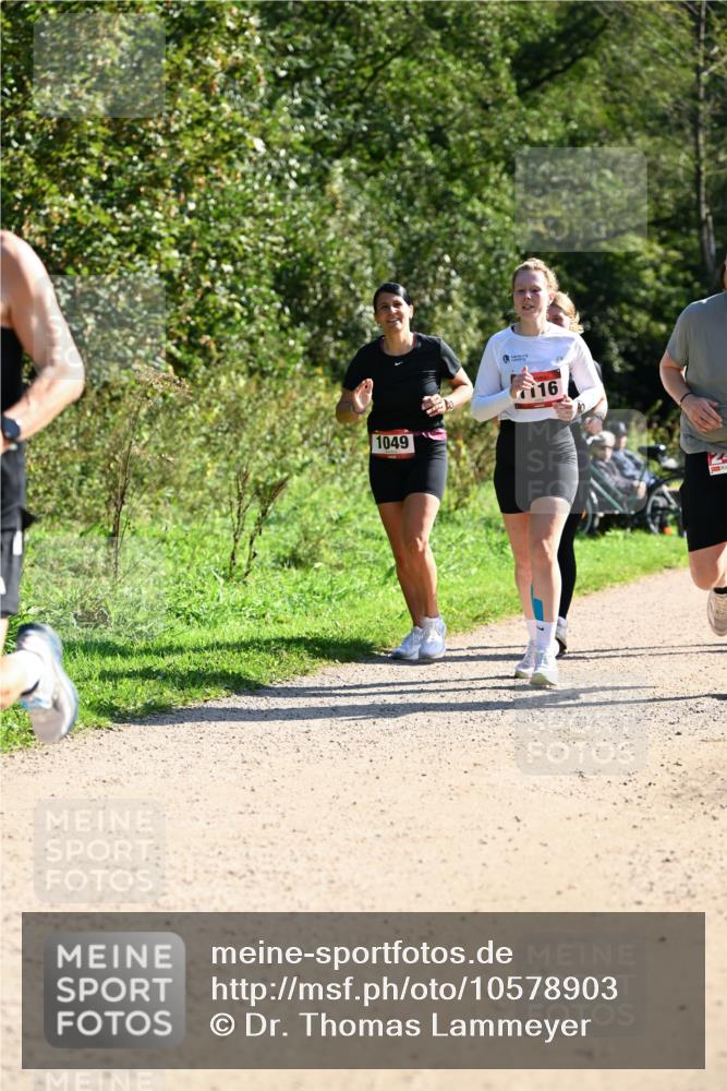 27.09.2026 - 35. Volkslauf durch das schöne Alstertal Dr. Thomas Lammeyer http://msf.ph/oto/10578903 27.09.2026 12:04:44 Laufen 1049, 16 meine-sportfotos.de
