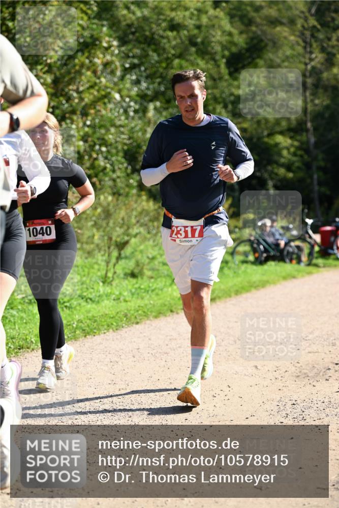27.09.2026 - 35. Volkslauf durch das schöne Alstertal Dr. Thomas Lammeyer http://msf.ph/oto/10578915 27.09.2026 12:04:46 Laufen 1040, 2317 meine-sportfotos.de