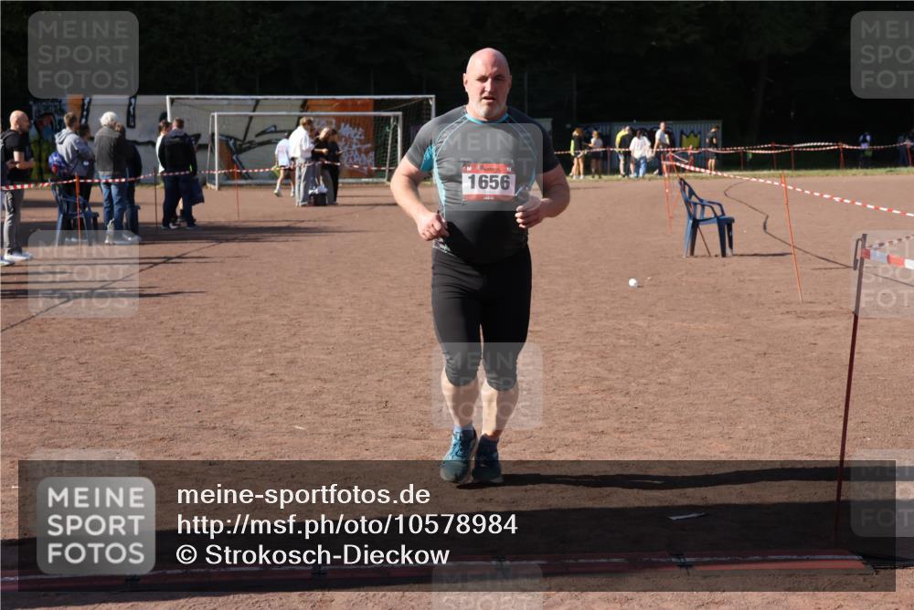 27.09.2026 - 35. Volkslauf durch das schöne Alstertal Strokosch-Dieckow http://msf.ph/oto/10578984 27.09.2026 12:46:01 Ziel 1656 meine-sportfotos.de