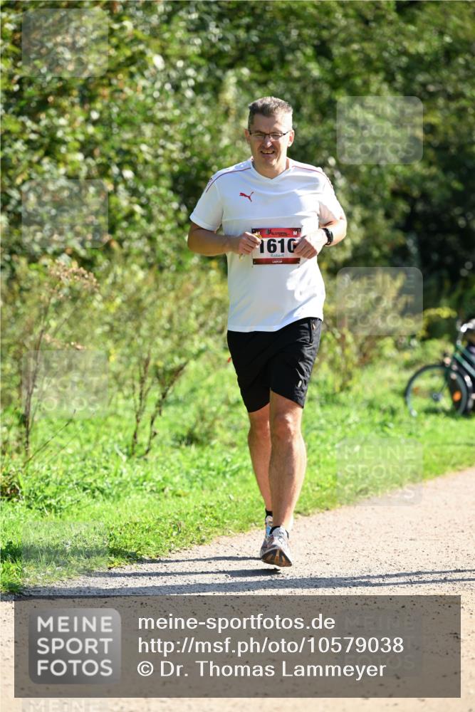 27.09.2026 - 35. Volkslauf durch das schöne Alstertal Dr. Thomas Lammeyer http://msf.ph/oto/10579038 27.09.2026 12:05:45 Laufen 1610 meine-sportfotos.de