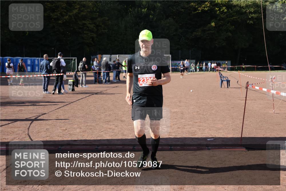 27.09.2026 - 35. Volkslauf durch das schöne Alstertal Strokosch-Dieckow http://msf.ph/oto/10579087 27.09.2026 12:47:19 Ziel 2320 meine-sportfotos.de
