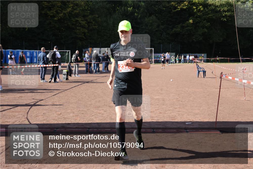 27.09.2026 - 35. Volkslauf durch das schöne Alstertal Strokosch-Dieckow http://msf.ph/oto/10579094 27.09.2026 12:47:19 Ziel 2320 meine-sportfotos.de