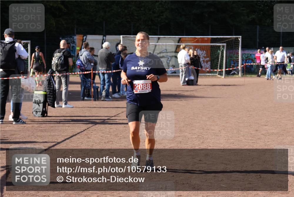 27.09.2026 - 35. Volkslauf durch das schöne Alstertal Strokosch-Dieckow http://msf.ph/oto/10579133 27.09.2026 12:47:32 Ziel 2088 meine-sportfotos.de