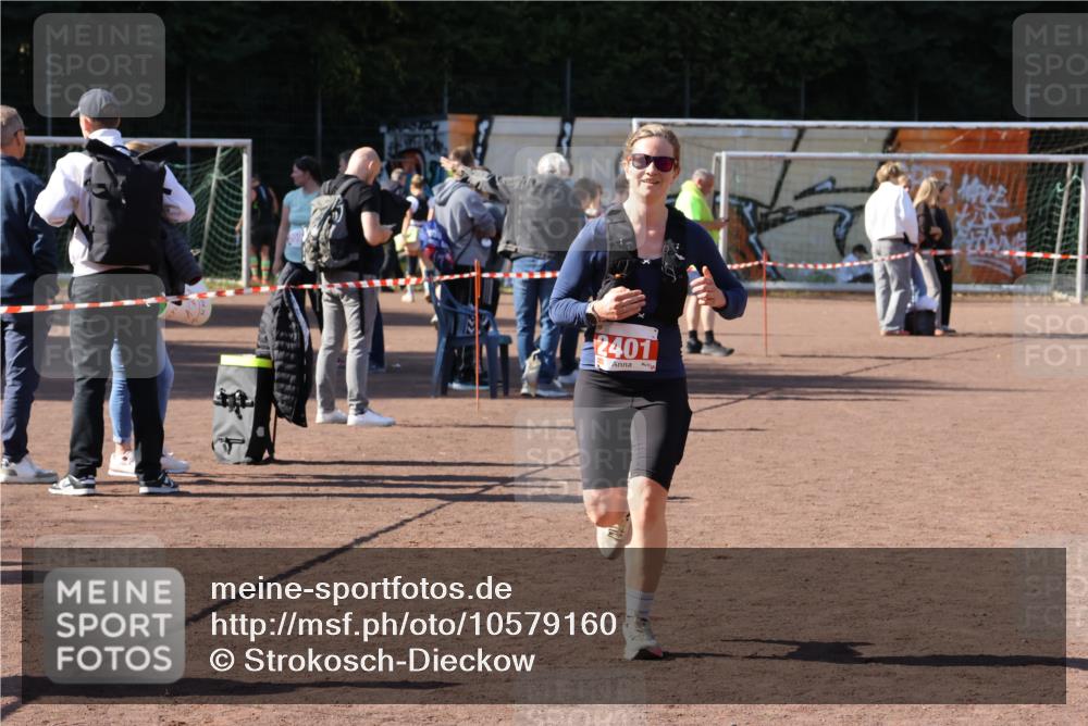 27.09.2026 - 35. Volkslauf durch das schöne Alstertal Strokosch-Dieckow http://msf.ph/oto/10579160 27.09.2026 12:47:57 Ziel 2401 meine-sportfotos.de
