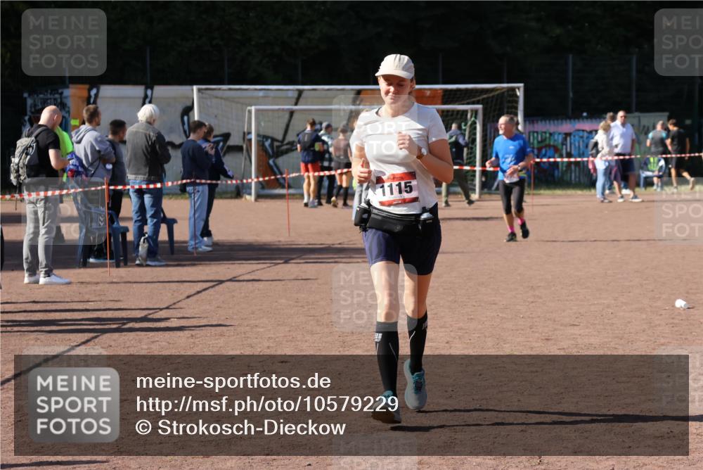27.09.2026 - 35. Volkslauf durch das schöne Alstertal Strokosch-Dieckow http://msf.ph/oto/10579229 27.09.2026 12:48:24 Ziel 1115 meine-sportfotos.de