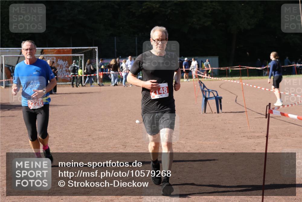 27.09.2026 - 35. Volkslauf durch das schöne Alstertal Strokosch-Dieckow http://msf.ph/oto/10579268 27.09.2026 12:48:35 Ziel 2148, 2226 meine-sportfotos.de