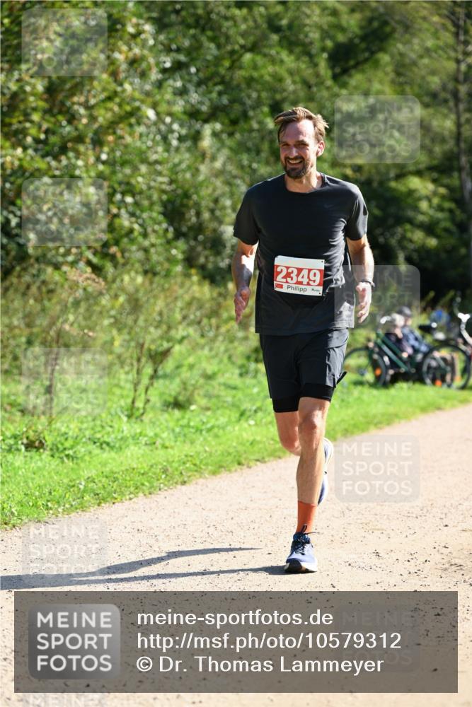 27.09.2026 - 35. Volkslauf durch das schöne Alstertal Dr. Thomas Lammeyer http://msf.ph/oto/10579312 27.09.2026 12:07:55 Laufen 2349 meine-sportfotos.de