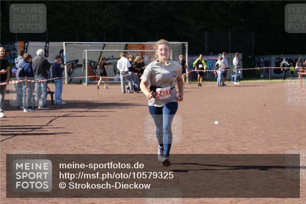 27.09.2026 - 35. Volkslauf durch das schöne Alstertal Strokosch-Dieckow http://msf.ph/oto/10579325 27.09.2026 12:49:00 Ziel 2453 meine-sportfotos.de