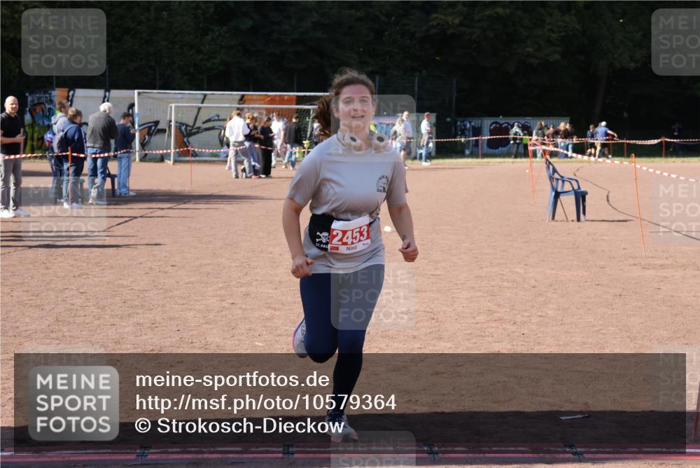 27.09.2026 - 35. Volkslauf durch das schöne Alstertal Strokosch-Dieckow http://msf.ph/oto/10579364 27.09.2026 12:49:02 Ziel 2453 meine-sportfotos.de