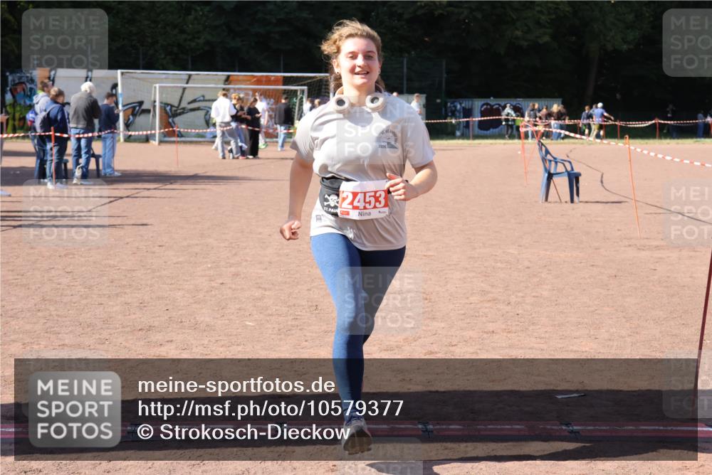 27.09.2026 - 35. Volkslauf durch das schöne Alstertal Strokosch-Dieckow http://msf.ph/oto/10579377 27.09.2026 12:49:02 Ziel 2453 meine-sportfotos.de
