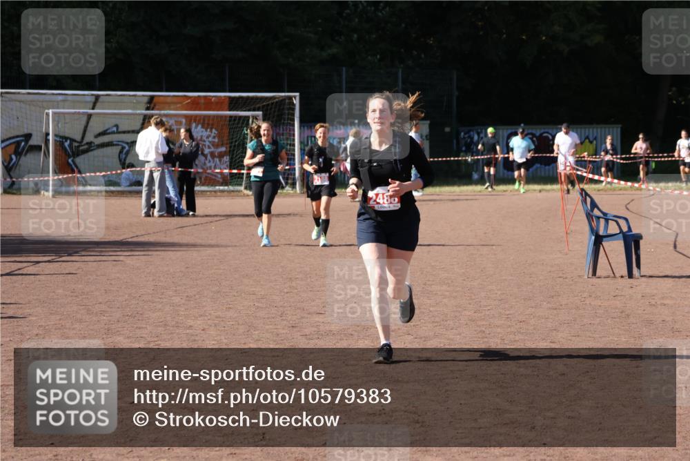 27.09.2026 - 35. Volkslauf durch das schöne Alstertal Strokosch-Dieckow http://msf.ph/oto/10579383 27.09.2026 12:49:35 Ziel 2488 meine-sportfotos.de