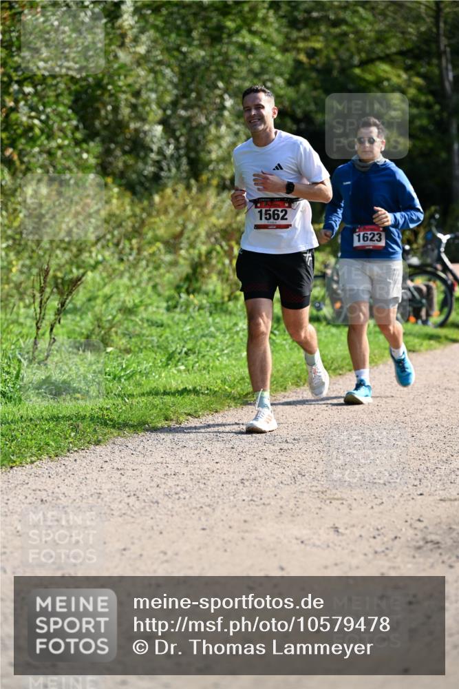 27.09.2026 - 35. Volkslauf durch das schöne Alstertal Dr. Thomas Lammeyer http://msf.ph/oto/10579478 27.09.2026 12:09:14 Laufen 1562, 1623 meine-sportfotos.de