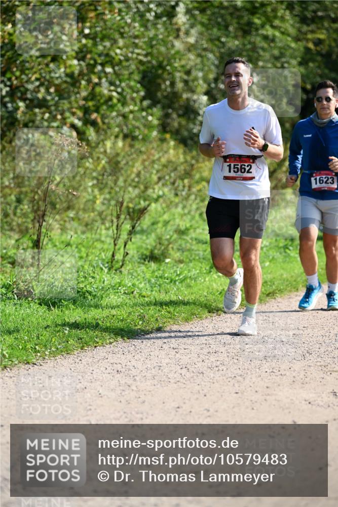 27.09.2026 - 35. Volkslauf durch das schöne Alstertal Dr. Thomas Lammeyer http://msf.ph/oto/10579483 27.09.2026 12:09:15 Laufen 1562, 1623 meine-sportfotos.de