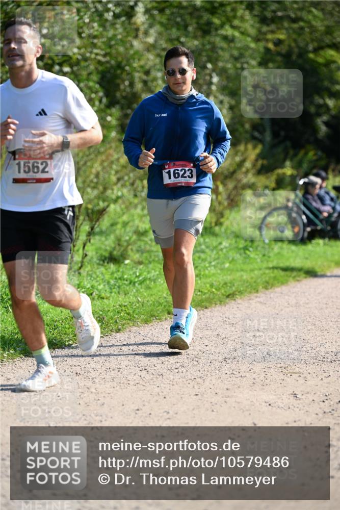 27.09.2026 - 35. Volkslauf durch das schöne Alstertal Dr. Thomas Lammeyer http://msf.ph/oto/10579486 27.09.2026 12:09:16 Laufen 1562, 1623 meine-sportfotos.de