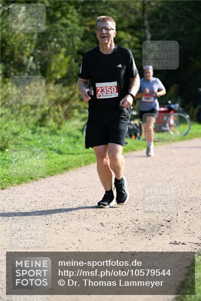 27.09.2026 - 35. Volkslauf durch das schöne Alstertal Dr. Thomas Lammeyer http://msf.ph/oto/10579544 27.09.2026 12:09:42 Laufen 2350 meine-sportfotos.de