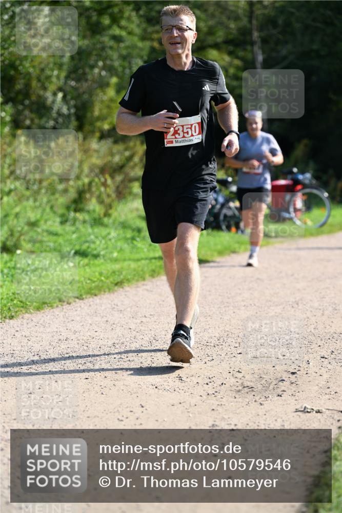 27.09.2026 - 35. Volkslauf durch das schöne Alstertal Dr. Thomas Lammeyer http://msf.ph/oto/10579546 27.09.2026 12:09:42 Laufen 2350 meine-sportfotos.de