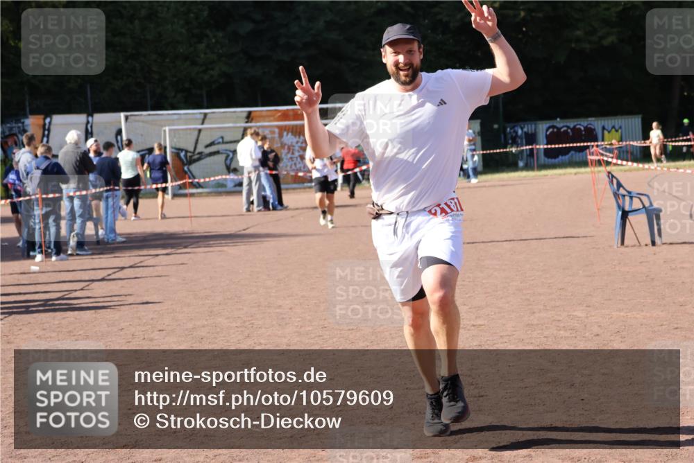 27.09.2026 - 35. Volkslauf durch das schöne Alstertal Strokosch-Dieckow http://msf.ph/oto/10579609 27.09.2026 12:49:50 Ziel 1651, 2181 meine-sportfotos.de