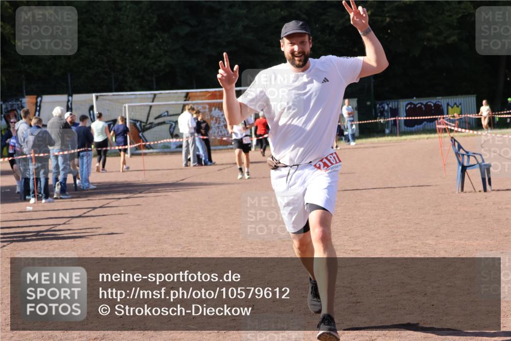 27.09.2026 - 35. Volkslauf durch das schöne Alstertal Strokosch-Dieckow http://msf.ph/oto/10579612 27.09.2026 12:49:50 Ziel 1651, 2181 meine-sportfotos.de