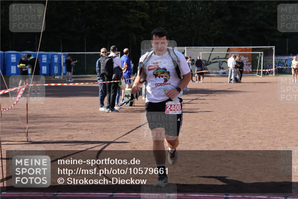 27.09.2026 - 35. Volkslauf durch das schöne Alstertal Strokosch-Dieckow http://msf.ph/oto/10579661 27.09.2026 12:50:00 Ziel 1651, 2400 meine-sportfotos.de