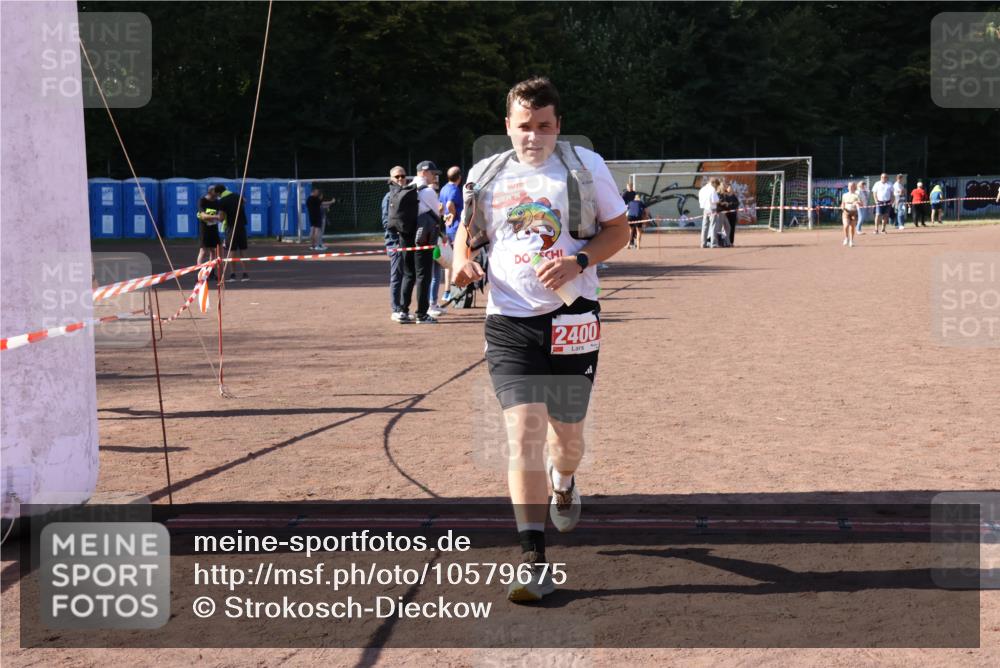 27.09.2026 - 35. Volkslauf durch das schöne Alstertal Strokosch-Dieckow http://msf.ph/oto/10579675 27.09.2026 12:50:01 Ziel 1651, 2400 meine-sportfotos.de