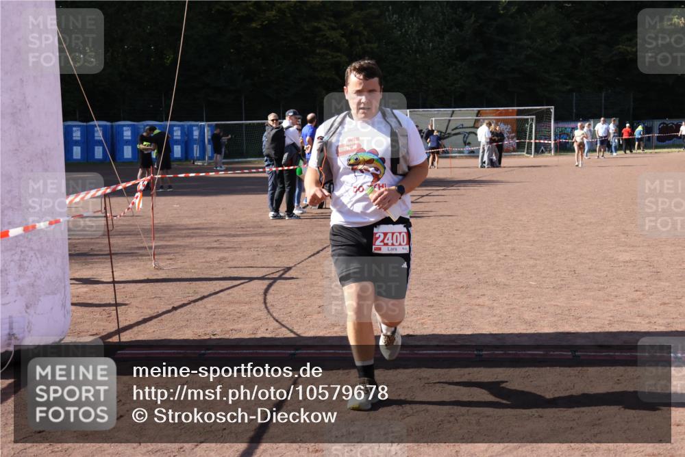 27.09.2026 - 35. Volkslauf durch das schöne Alstertal Strokosch-Dieckow http://msf.ph/oto/10579678 27.09.2026 12:50:01 Ziel 1651, 2400 meine-sportfotos.de