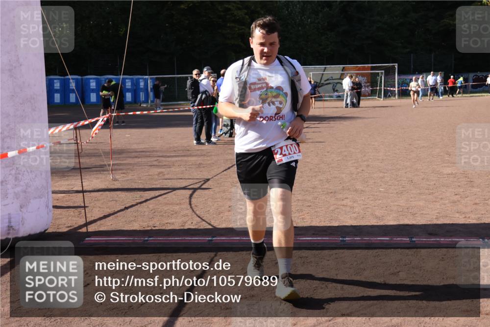 27.09.2026 - 35. Volkslauf durch das schöne Alstertal Strokosch-Dieckow http://msf.ph/oto/10579689 27.09.2026 12:50:01 Ziel 1651, 2400 meine-sportfotos.de