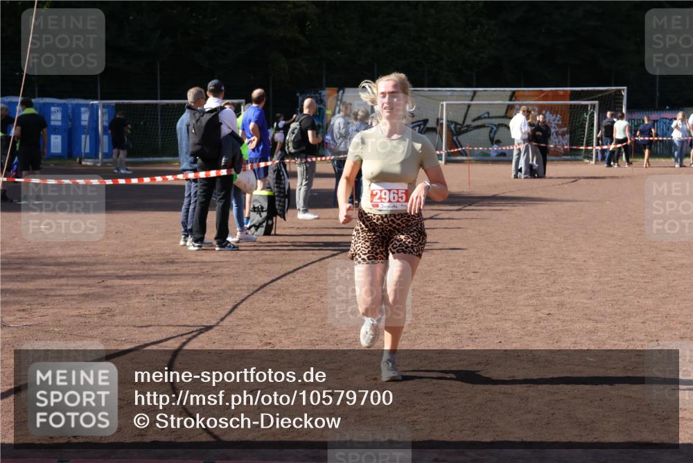 27.09.2026 - 35. Volkslauf durch das schöne Alstertal Strokosch-Dieckow http://msf.ph/oto/10579700 27.09.2026 12:50:13 Ziel 2965 meine-sportfotos.de