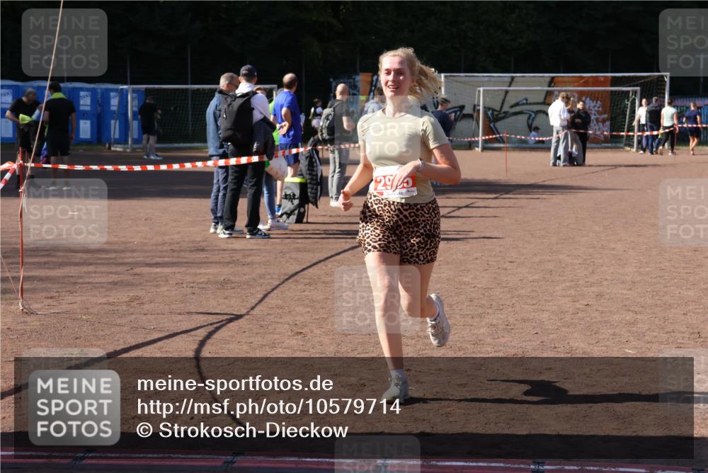 27.09.2026 - 35. Volkslauf durch das schöne Alstertal Strokosch-Dieckow http://msf.ph/oto/10579714 27.09.2026 12:50:13 Ziel 2965 meine-sportfotos.de