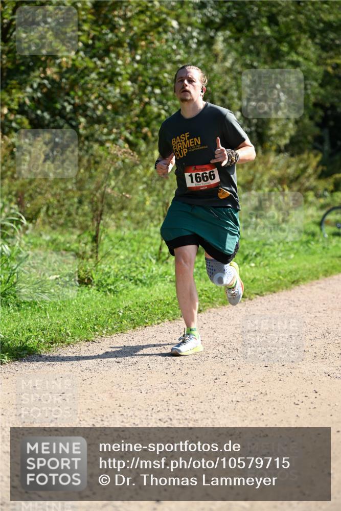 27.09.2026 - 35. Volkslauf durch das schöne Alstertal Dr. Thomas Lammeyer http://msf.ph/oto/10579715 27.09.2026 12:11:00 Laufen 13, 202, 1666 meine-sportfotos.de