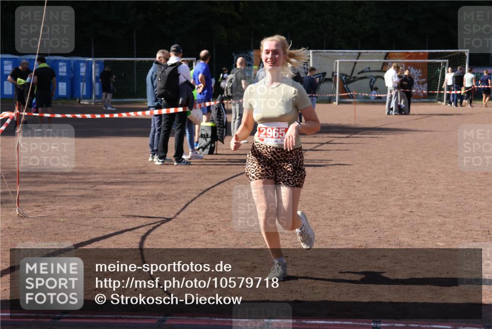 27.09.2026 - 35. Volkslauf durch das schöne Alstertal Strokosch-Dieckow http://msf.ph/oto/10579718 27.09.2026 12:50:13 Ziel 2965 meine-sportfotos.de