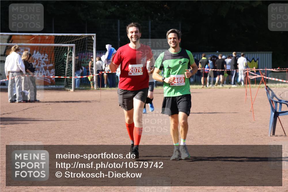 27.09.2026 - 35. Volkslauf durch das schöne Alstertal Strokosch-Dieckow http://msf.ph/oto/10579742 27.09.2026 12:52:23 Ziel 2076, 2469 meine-sportfotos.de