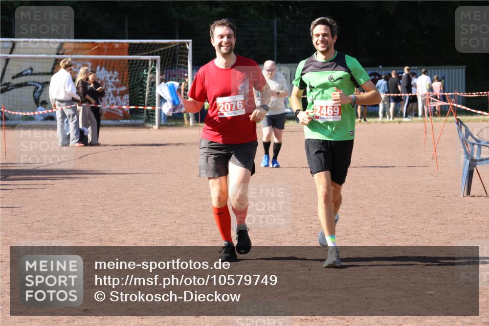 27.09.2026 - 35. Volkslauf durch das schöne Alstertal Strokosch-Dieckow http://msf.ph/oto/10579749 27.09.2026 12:52:24 Ziel 2076, 2469 meine-sportfotos.de