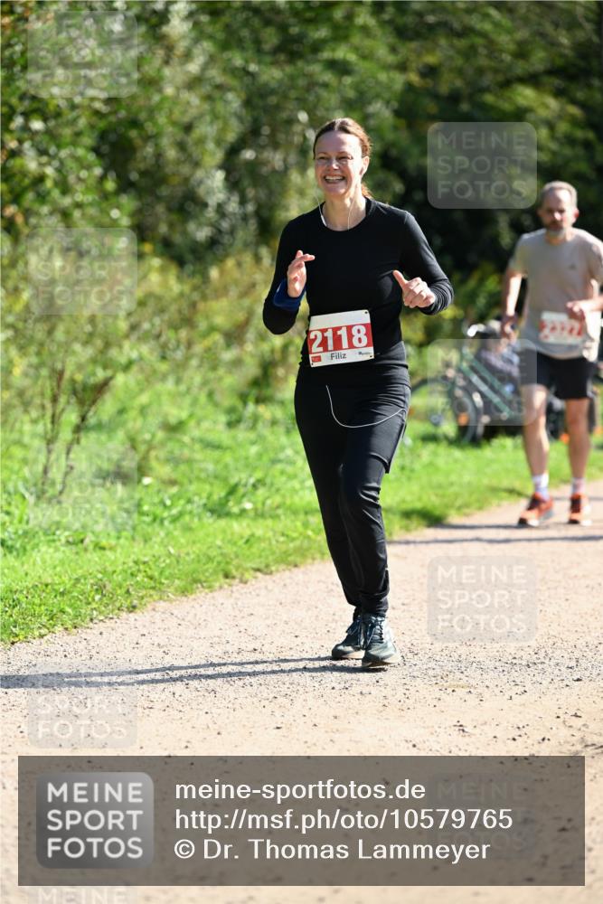 27.09.2026 - 35. Volkslauf durch das schöne Alstertal Dr. Thomas Lammeyer http://msf.ph/oto/10579765 27.09.2026 12:11:12 Laufen 2118 meine-sportfotos.de