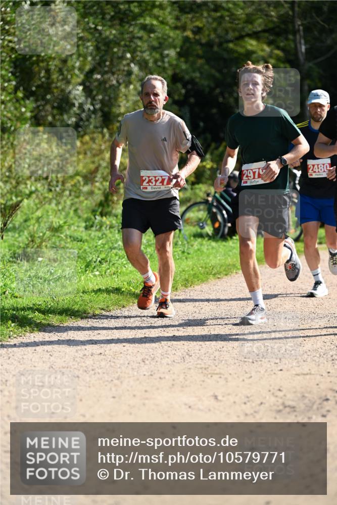 27.09.2026 - 35. Volkslauf durch das schöne Alstertal Dr. Thomas Lammeyer http://msf.ph/oto/10579771 27.09.2026 12:11:13 Laufen 2327, 2979, 2480 meine-sportfotos.de