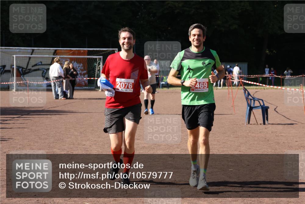 27.09.2026 - 35. Volkslauf durch das schöne Alstertal Strokosch-Dieckow http://msf.ph/oto/10579777 27.09.2026 12:52:26 Ziel 2076, 2469 meine-sportfotos.de