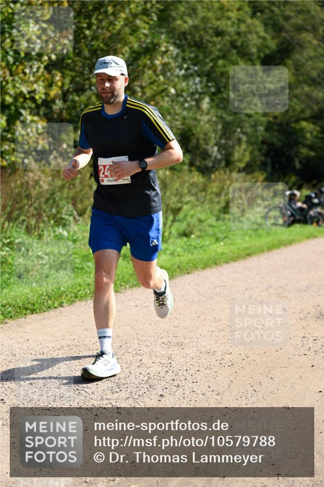 27.09.2026 - 35. Volkslauf durch das schöne Alstertal Dr. Thomas Lammeyer http://msf.ph/oto/10579788 27.09.2026 12:11:16 Laufen 24 meine-sportfotos.de