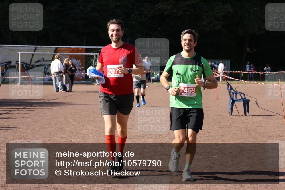 27.09.2026 - 35. Volkslauf durch das schöne Alstertal Strokosch-Dieckow http://msf.ph/oto/10579790 27.09.2026 12:52:26 Ziel 2076, 2469 meine-sportfotos.de