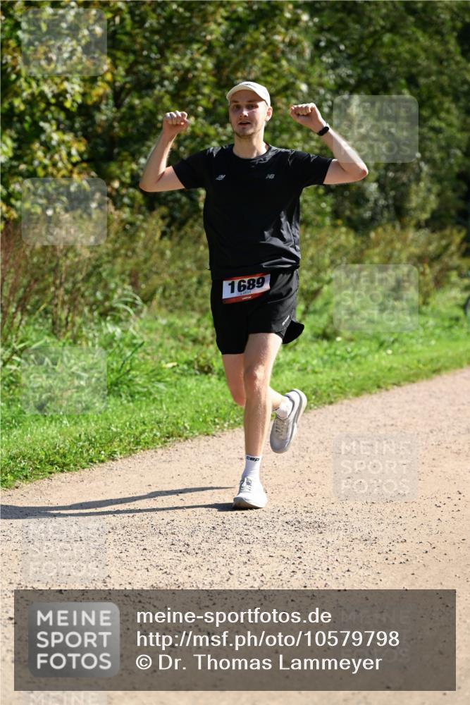 27.09.2026 - 35. Volkslauf durch das schöne Alstertal Dr. Thomas Lammeyer http://msf.ph/oto/10579798 27.09.2026 12:11:22 Laufen 1689 meine-sportfotos.de