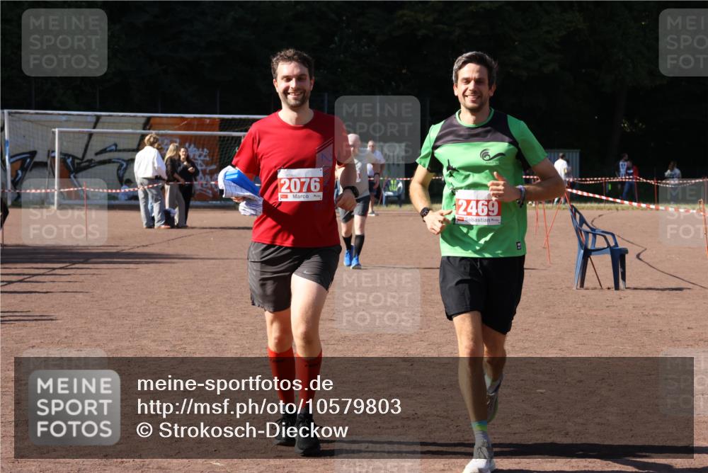 27.09.2026 - 35. Volkslauf durch das schöne Alstertal Strokosch-Dieckow http://msf.ph/oto/10579803 27.09.2026 12:52:26 Ziel 2076, 2469 meine-sportfotos.de