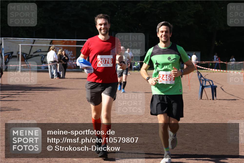 27.09.2026 - 35. Volkslauf durch das schöne Alstertal Strokosch-Dieckow http://msf.ph/oto/10579807 27.09.2026 12:52:26 Ziel 2076, 2469 meine-sportfotos.de