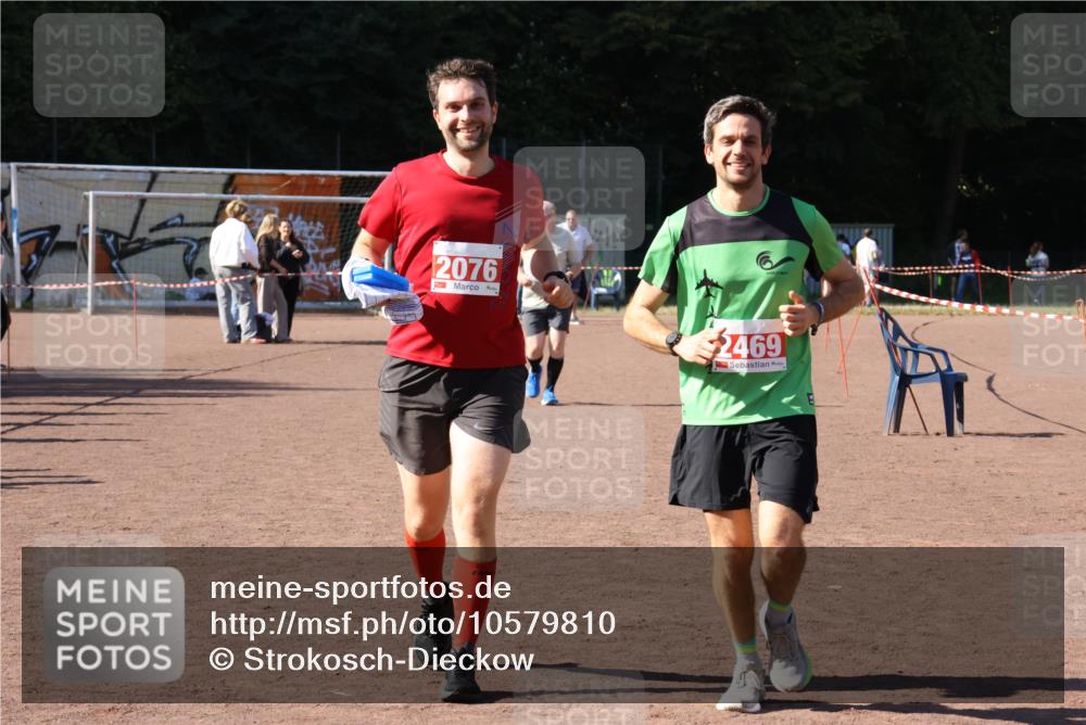 27.09.2026 - 35. Volkslauf durch das schöne Alstertal Strokosch-Dieckow http://msf.ph/oto/10579810 27.09.2026 12:52:26 Ziel 2076, 2469 meine-sportfotos.de