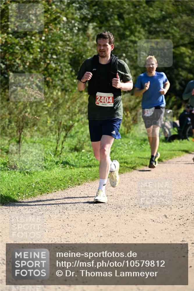 27.09.2026 - 35. Volkslauf durch das schöne Alstertal Dr. Thomas Lammeyer http://msf.ph/oto/10579812 27.09.2026 12:11:27 Laufen 2404, 2407 meine-sportfotos.de