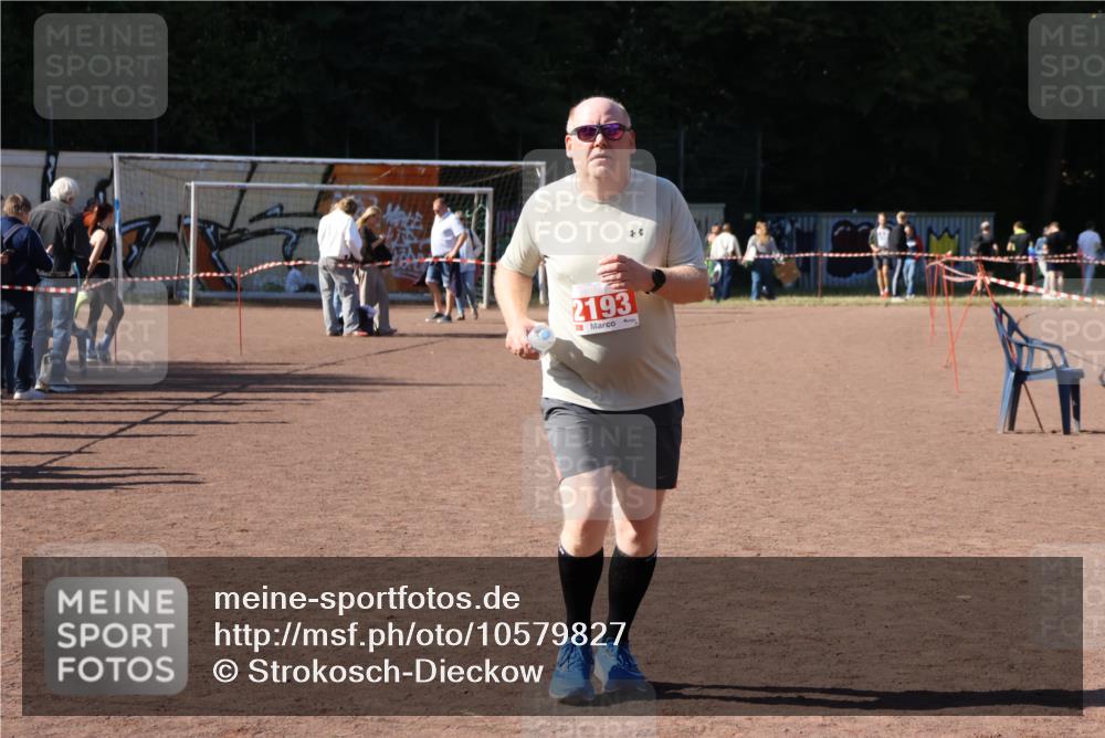 27.09.2026 - 35. Volkslauf durch das schöne Alstertal Strokosch-Dieckow http://msf.ph/oto/10579827 27.09.2026 12:52:35 Ziel 2193 meine-sportfotos.de