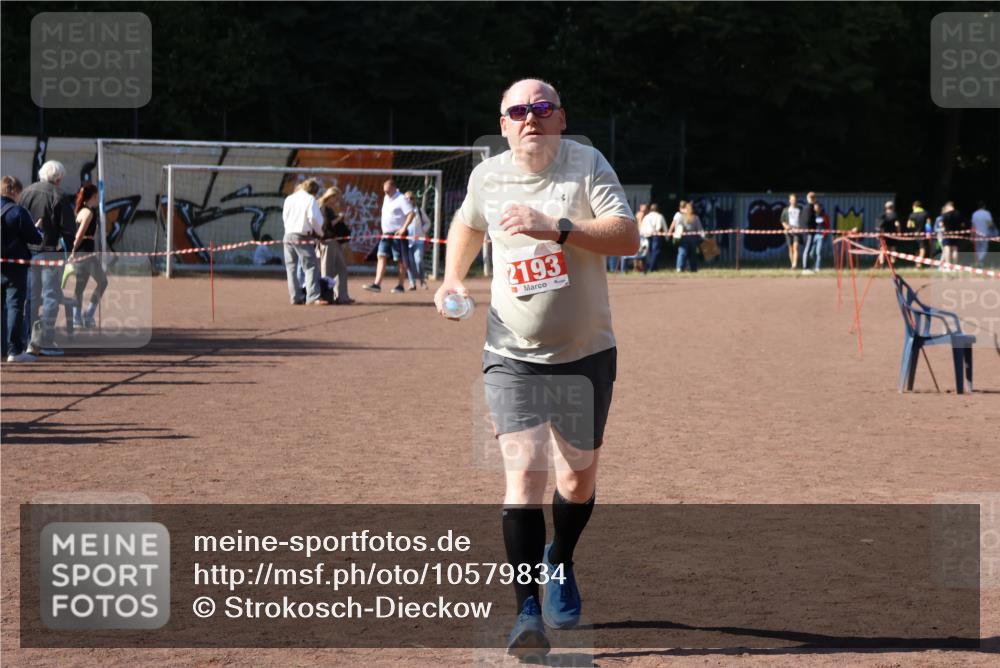 27.09.2026 - 35. Volkslauf durch das schöne Alstertal Strokosch-Dieckow http://msf.ph/oto/10579834 27.09.2026 12:52:35 Ziel 2193 meine-sportfotos.de